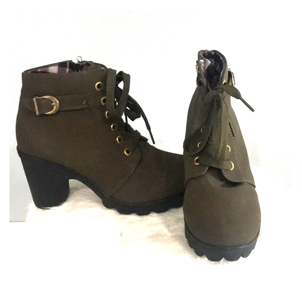 Classy cargo boots